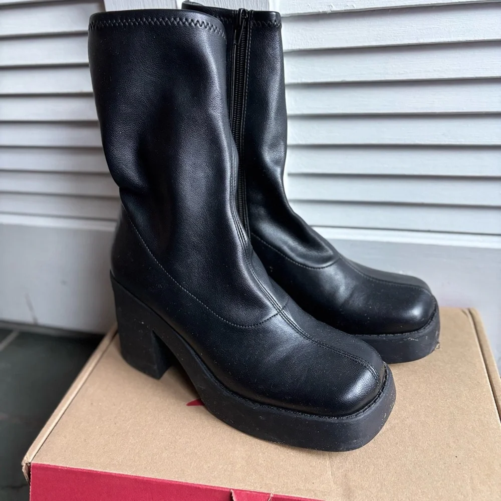 Steve Madden Black Heeled Boots - Picture 4 of 5